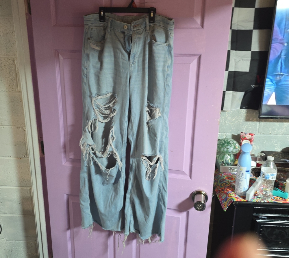 American Eagle Outfitters Light Blue Denim Jeans
